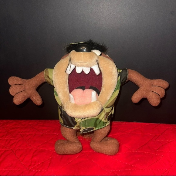 Warner Bros. Other - Vintage 1994 TYCO Warner Bros. Taz Plush Toy with Camo Outfit